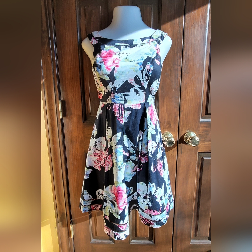 White House Black Market Sz 2 Black Pink White Floral Dress W 26 P2P 16 L 22